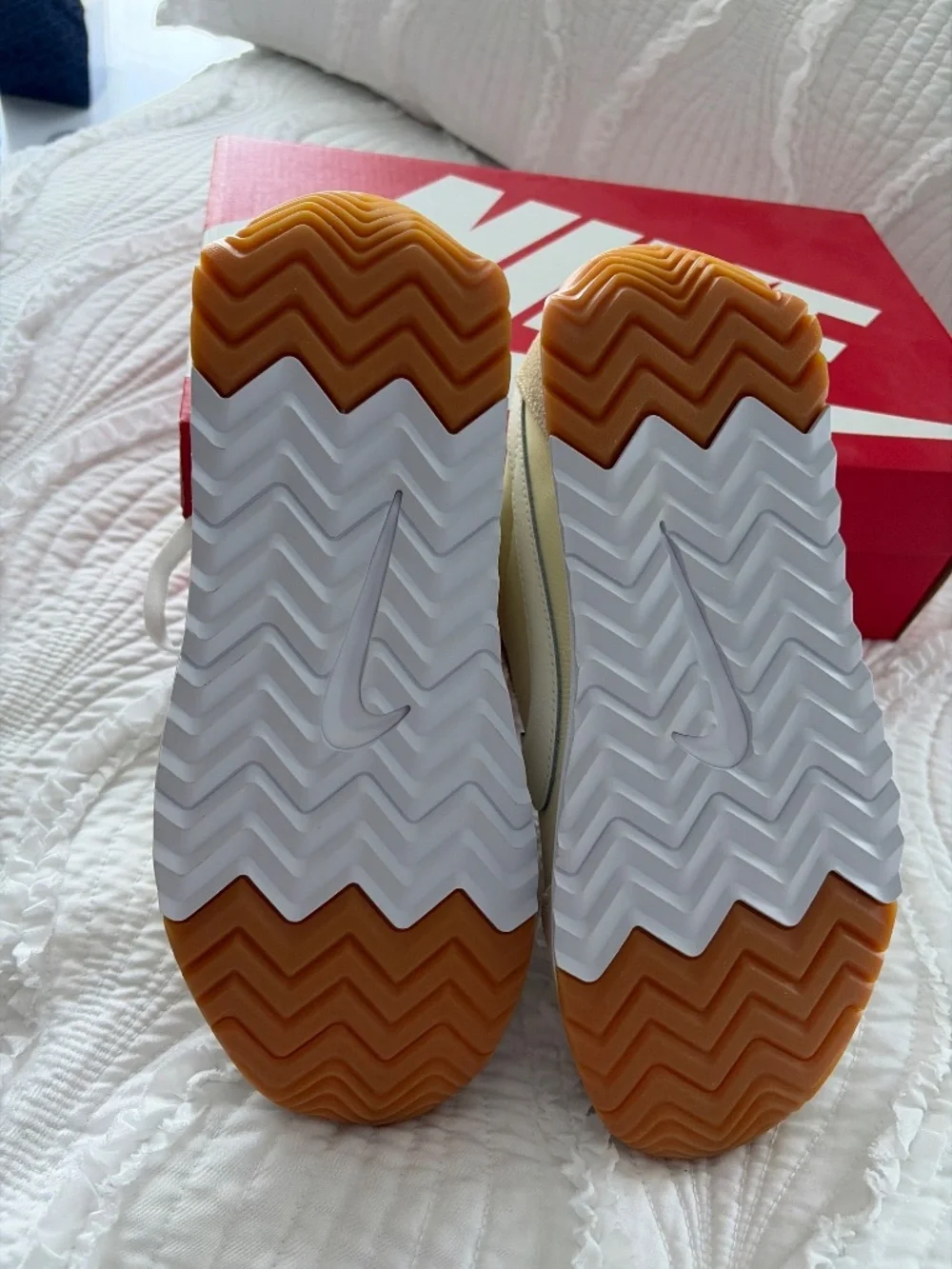 New Women’s Nike Pacific Muslin/sail white